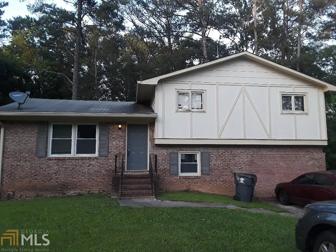 6320 Connell Rd photo 1