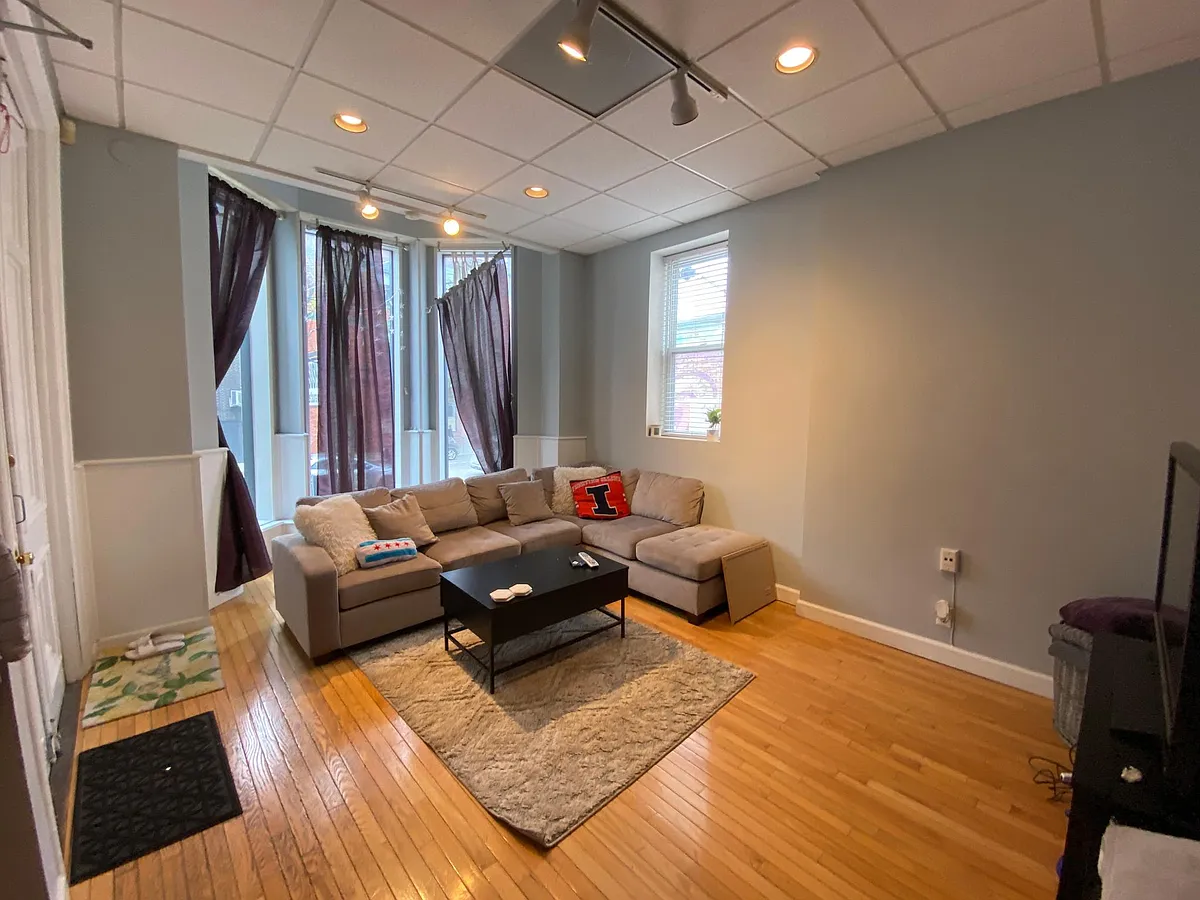 Building Photo - 346 W Armitage Ave #1
