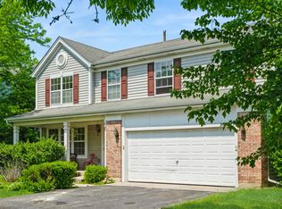222 Lexington Ct, Grayslake, IL