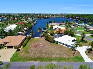 1942 SE 21st Ct, Cape Coral, FL 33990