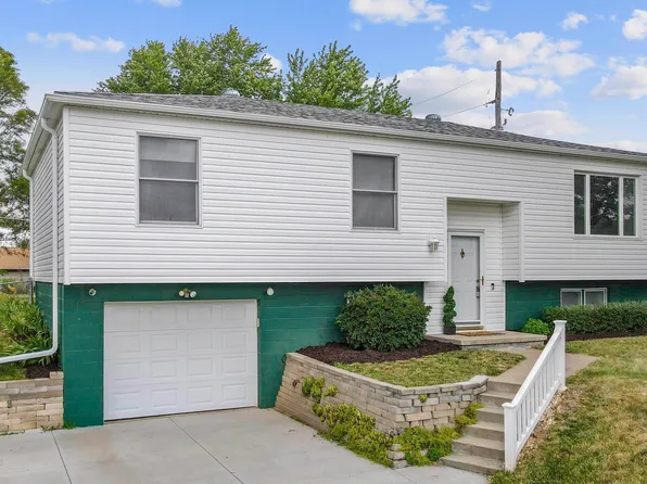 460 Hilltop Ave, Springfield, NE 68059
