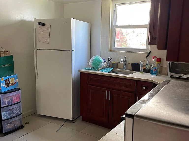 17333 Grand Central Pkwy — Photo 9