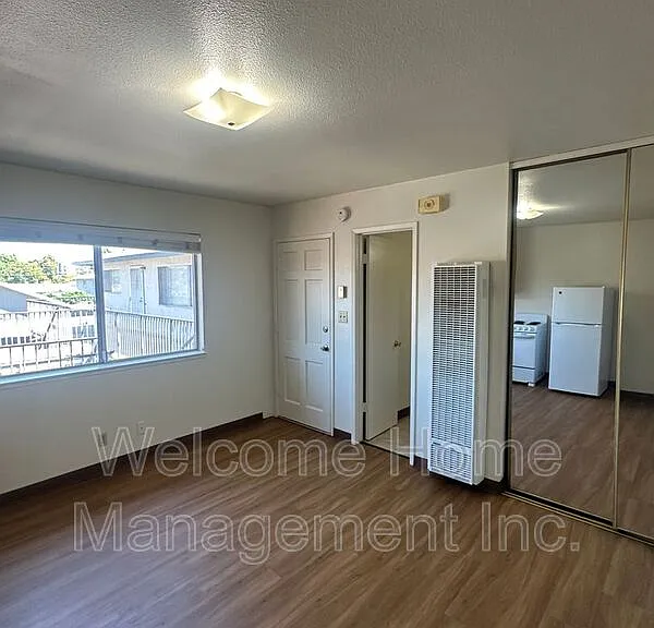 429 Smalley Ave #5 — Photo 4