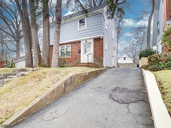 4th image of 21 Edgewood Rd