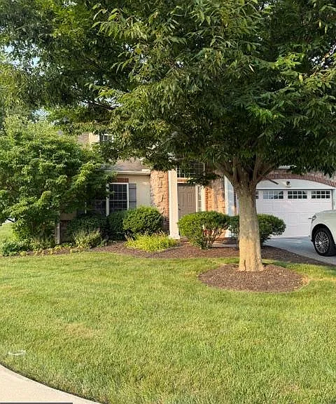 111 Village Dr — Photo 1