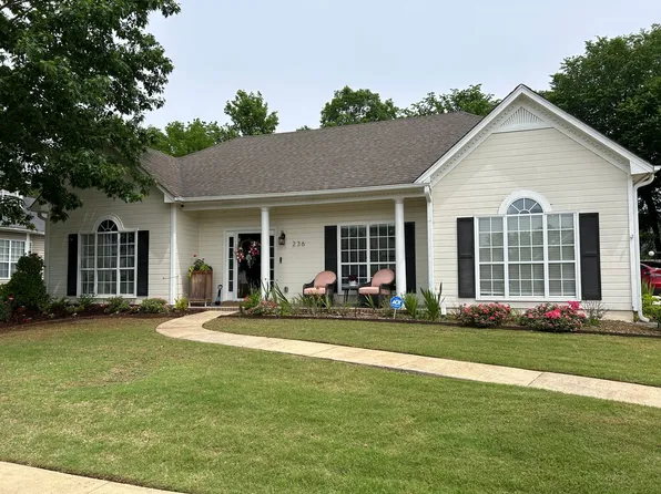 236 Chadwick Ln, Helena, AL 35080