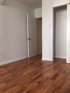 182 E 206th St, Bronx, NY, 10458