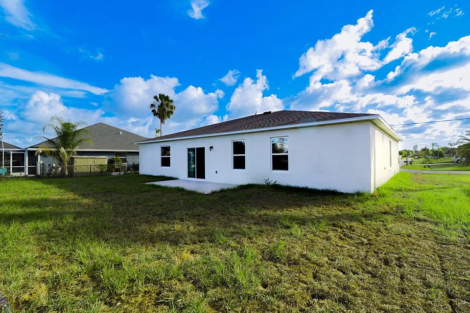 4 bed, 2059 sqft, $3,350 — Photo 4