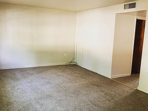 3rd image of 114 Knox St APT 14