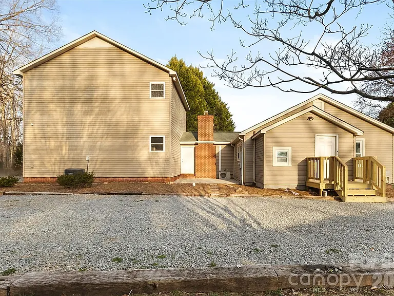 1751 Robert Martin Rd — Photo 28