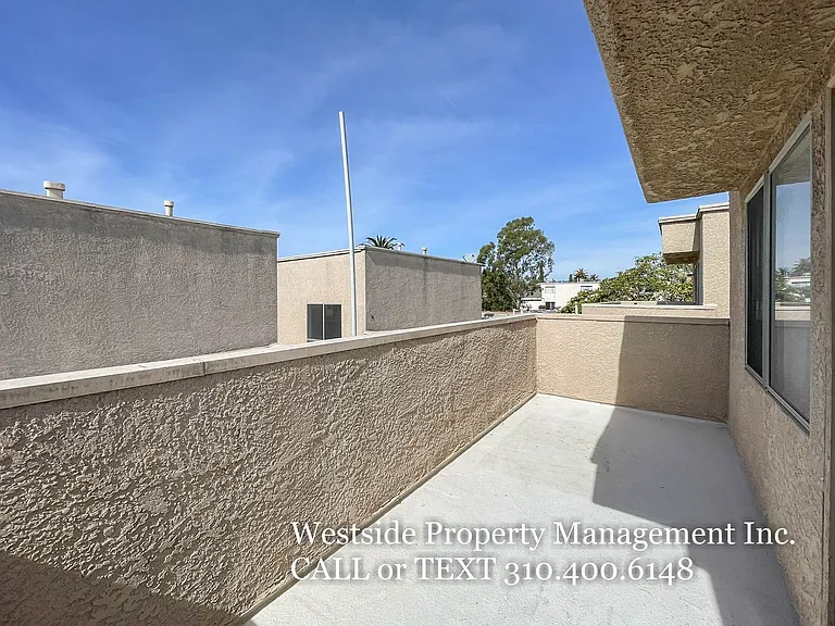 3710 Midvale Ave — Photo 7