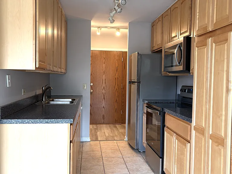 6010 Oakwood Dr #1H — Photo 7