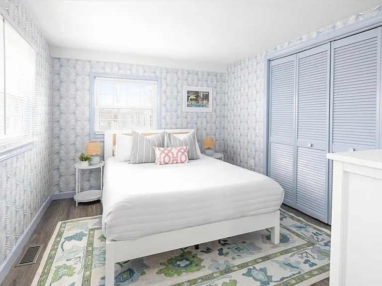30 Roosevelt Rd #1 — Photo 19