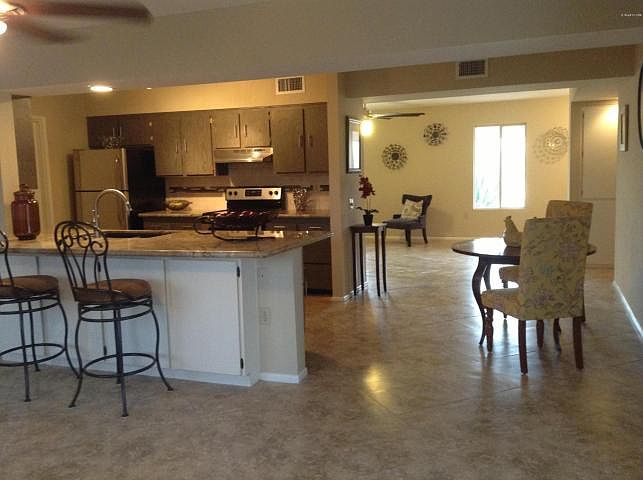 1st image of 10529 W Edgewood Dr