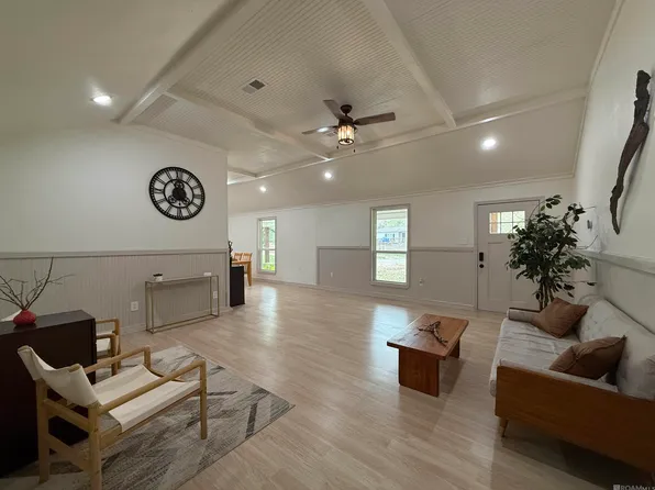 6935 Redwood Ln, Jackson, LA 70748