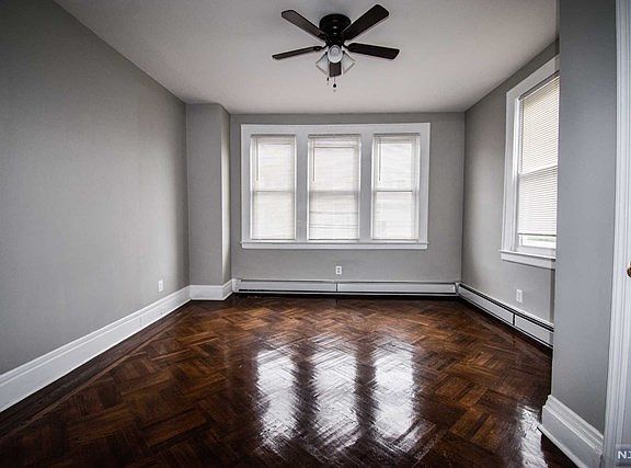 3rd image of 277 21st St #1