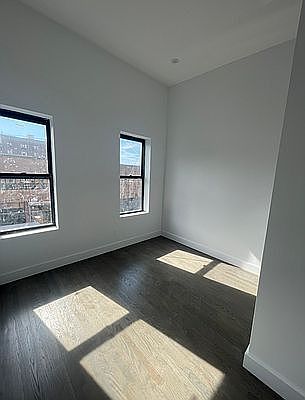 3rd image of 29 Greenpoint Ave #2