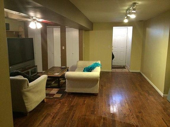 3rd image of 1705 W Washington Blvd