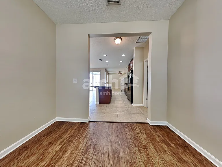 304 Blossom Way — Photo 7