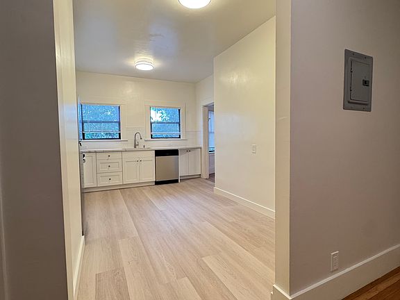 4th image of 5507 College Ave