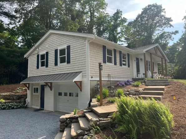 76 Sippewissett Road, Falmouth, MA 02540