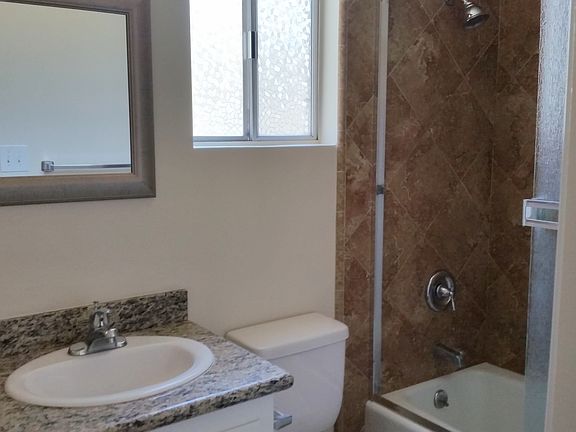 5th image of 11825 Goshen Ave APT 08