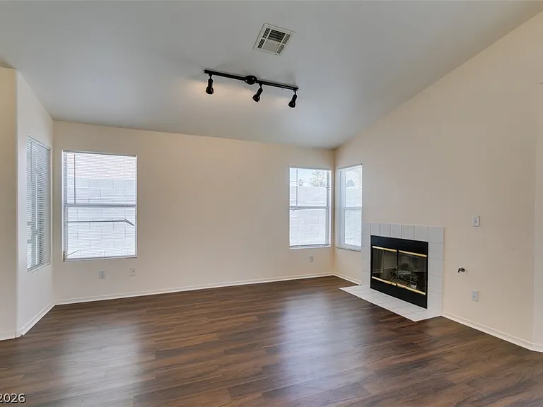 8216 Ogee Dr — Photo 6