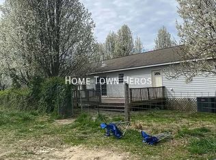 543 Dry Bridge Rd, Farmville, VA 23901