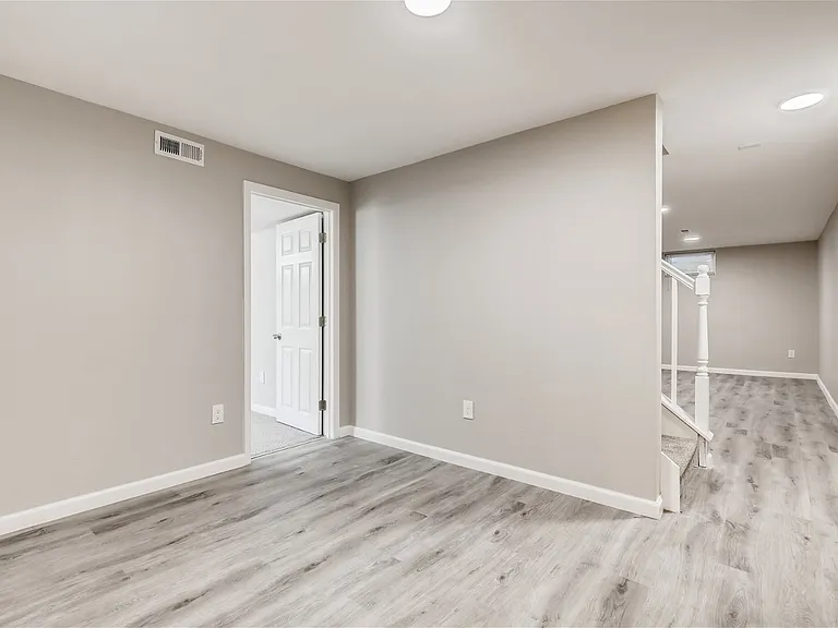 1732 Florence St — Photo 10