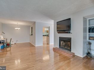 9985 Oakton Terrace Rd, Oakton, VA 22124