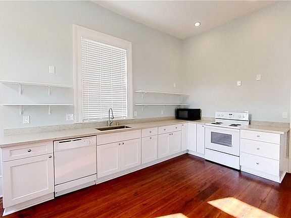 2nd image of 4901 Tchoupitoulas St
