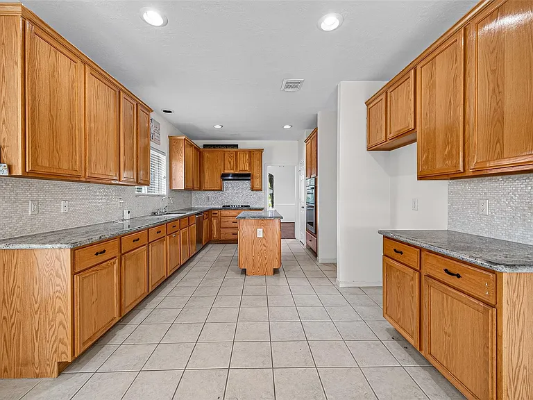2502 Rosebluff Ct — Photo 12