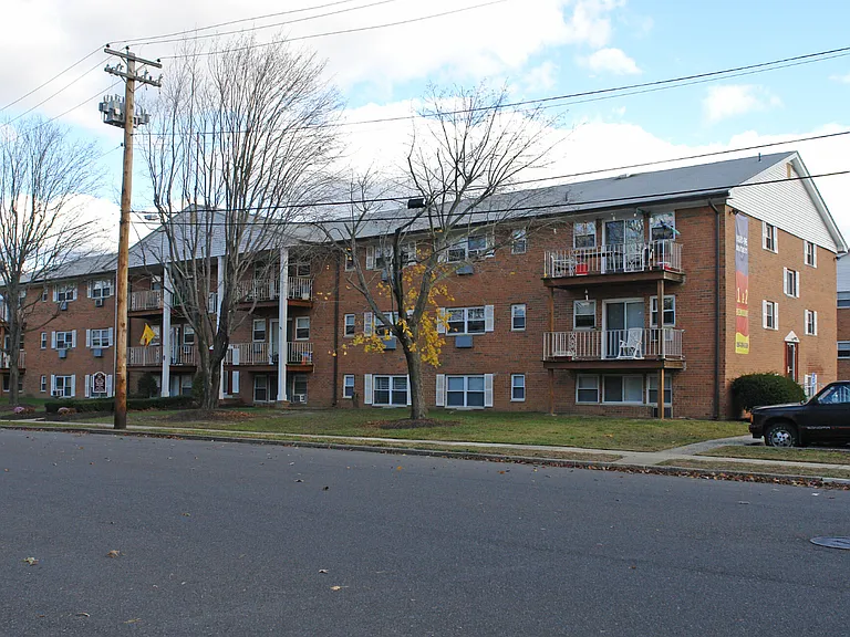 90 Oak St #1 — Photo 9