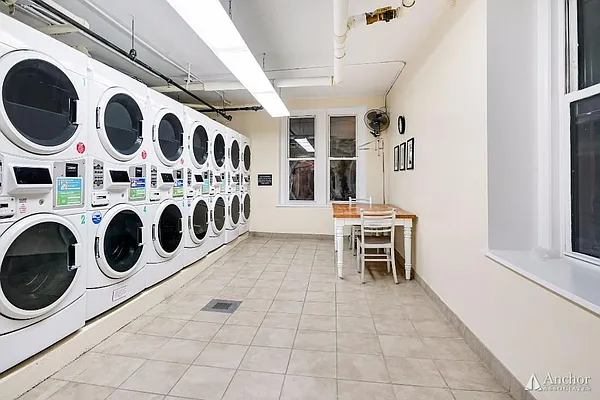 Rented by Anchor Associates | media 14