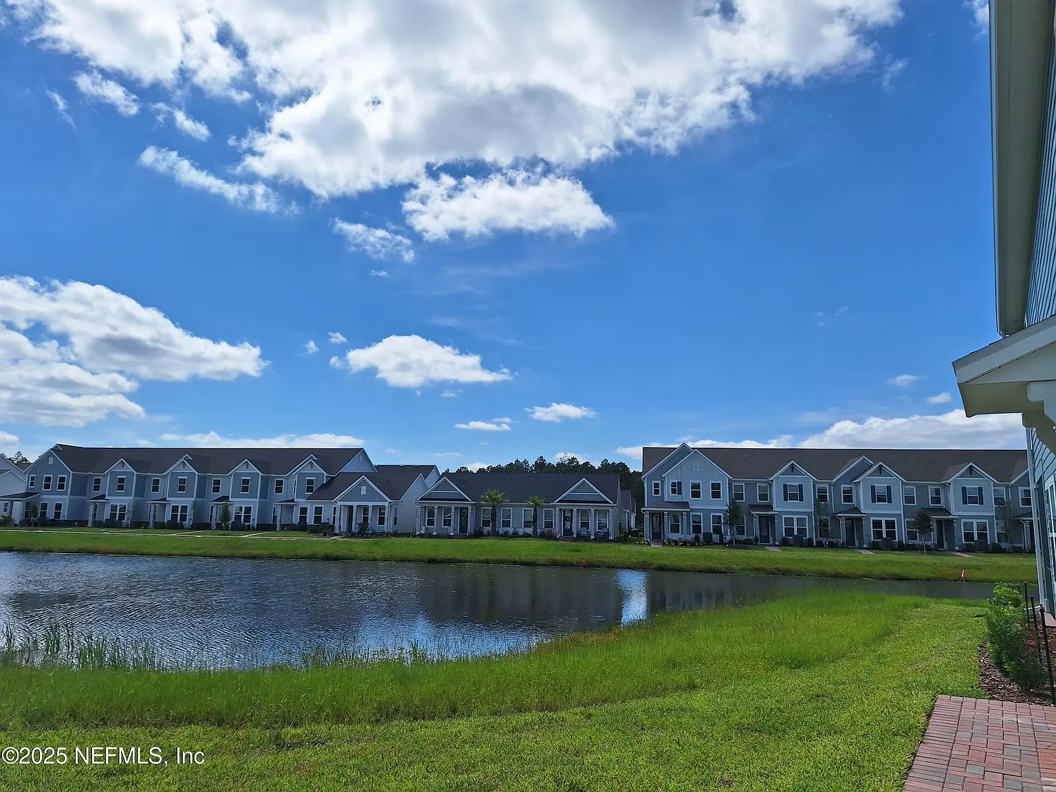 3 bed, 2.5 bath, 1782 sqft, $2,300 — Photo 3