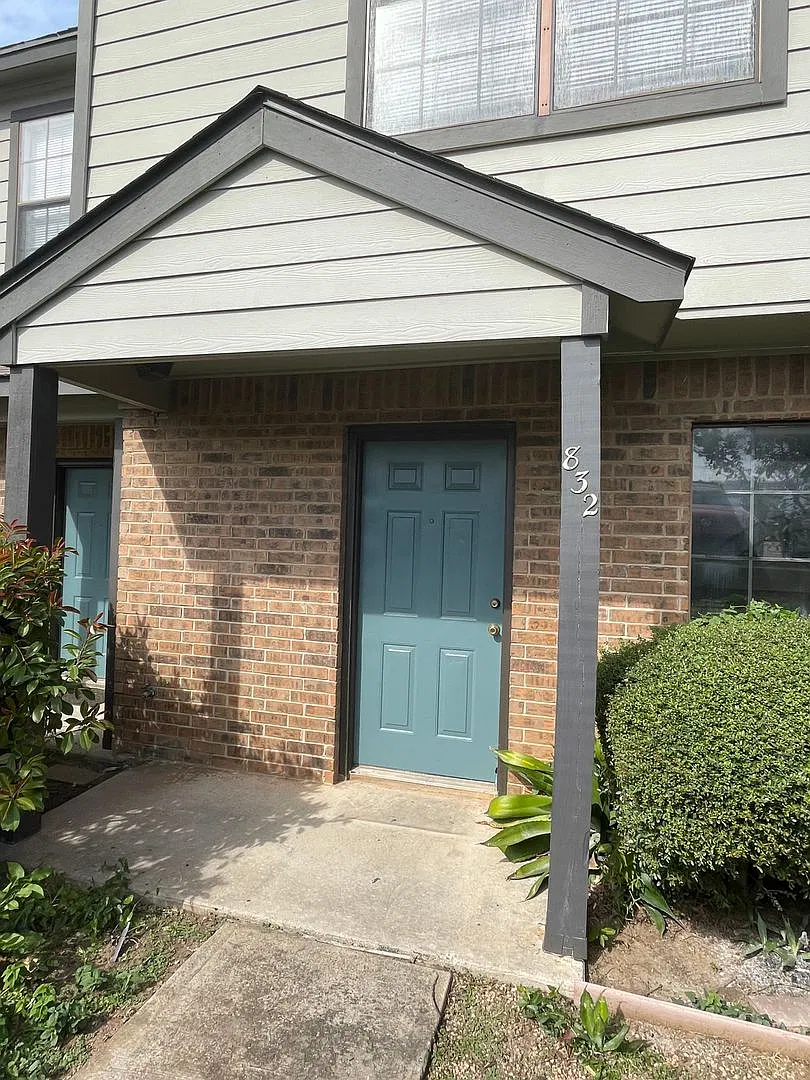 3 Bedroom 2 Bath Condo By Unt — Photo 1