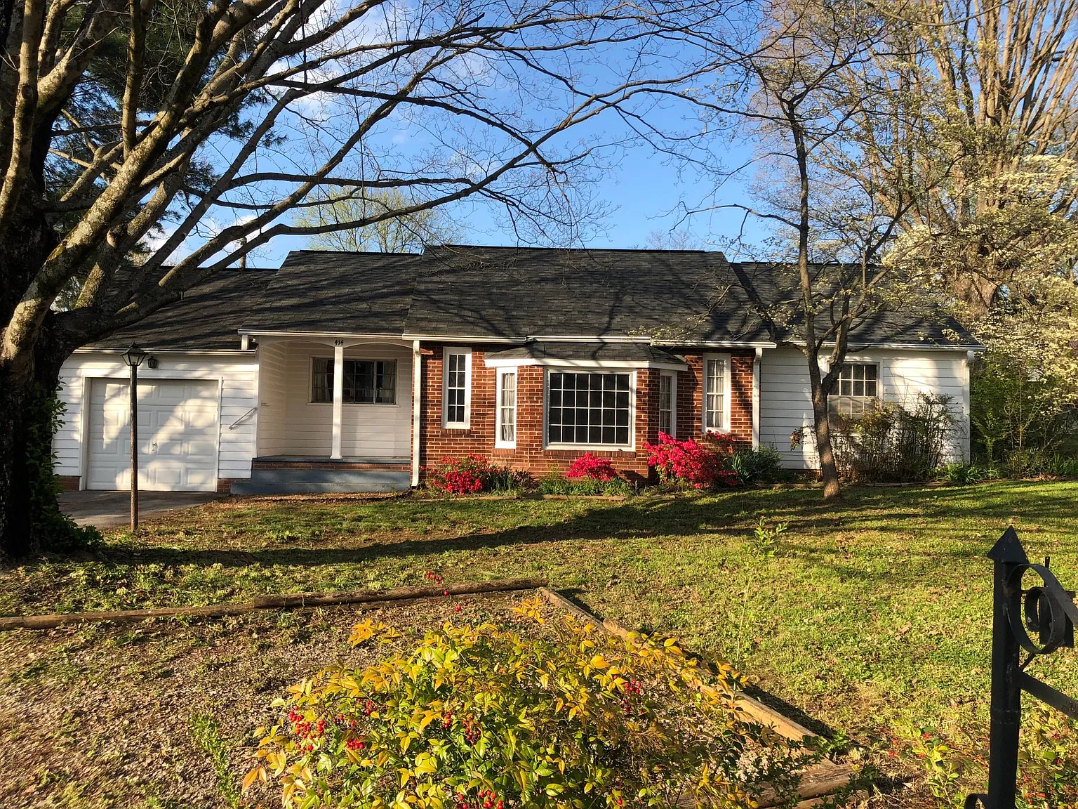 414 Dogwood Dr — Photo 1