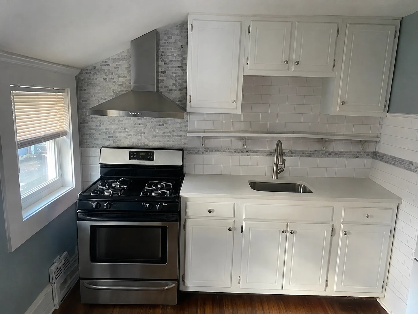 1 bed, 550 sqft, $2,100 — Photo 3