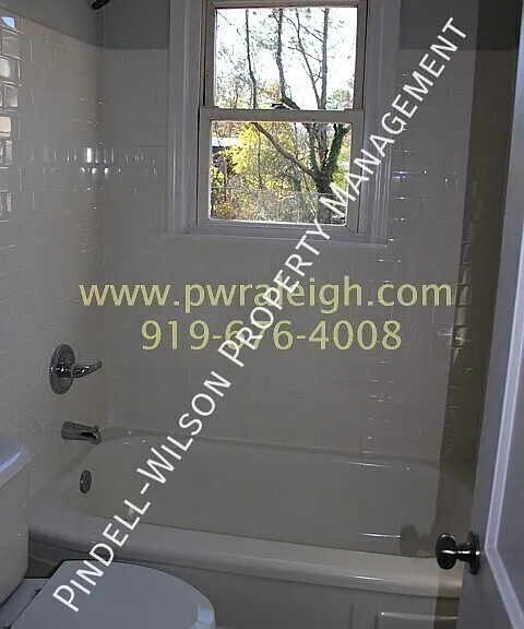 2222 Bernard St — Photo 10
