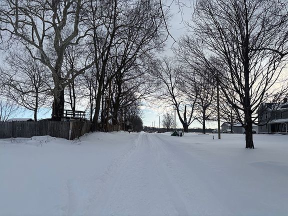 3rd image of 2415 Burton Rd