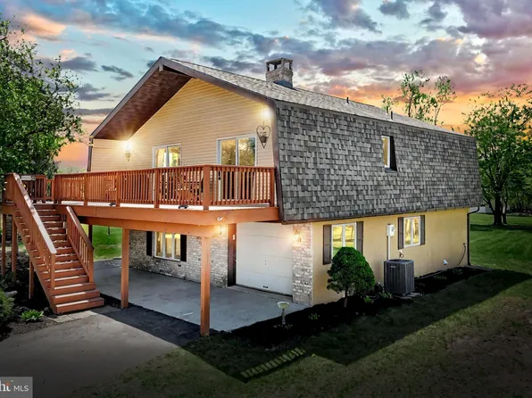 7 Hill Dr, East Berlin, PA 17316