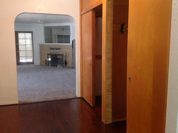 5th image of 416 Dartmouth Dr SE