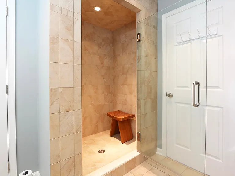 29 Ocean Dr W — Photo 19