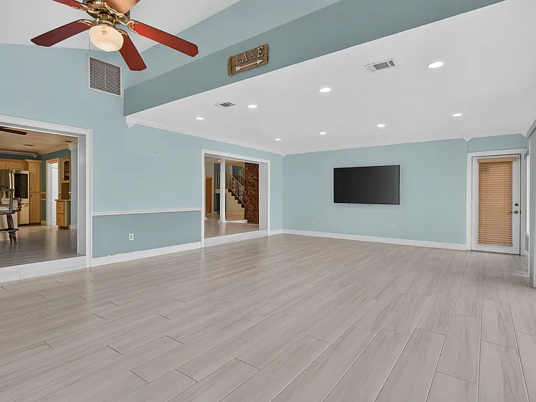 414 Somerset Dr — Photo 13