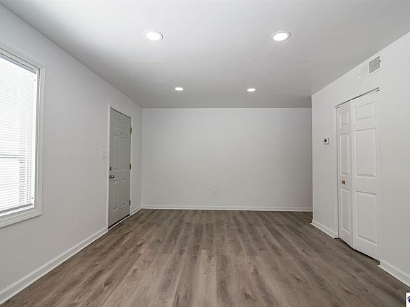 3rd image of 1204 Clear Ridge Ln