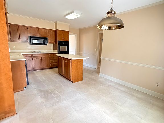 4th image of 1507 Pansy St NW