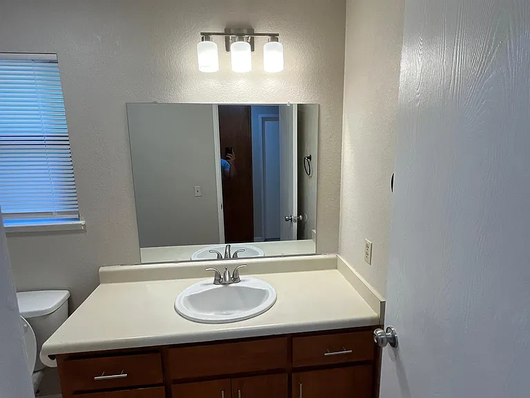 Upstairs Hallway Bathroom