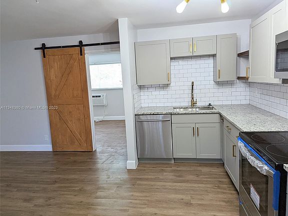 4th image of 1812 NE 11th Ave #1-4