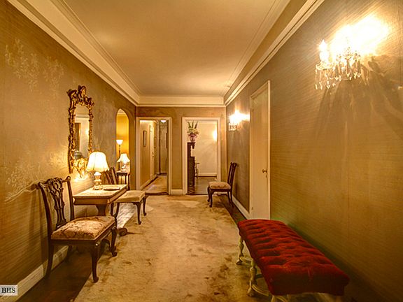 3rd image of 300 Central Park W APT 6C