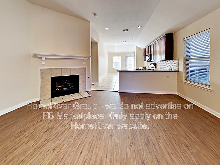1261 Mountain Peak Dr — Photo 2